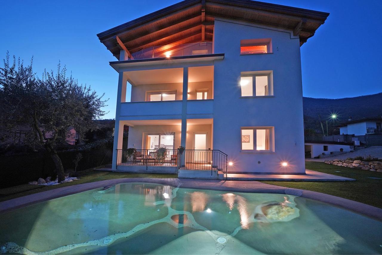 La Luna Nel Lago Roe Exterior photo